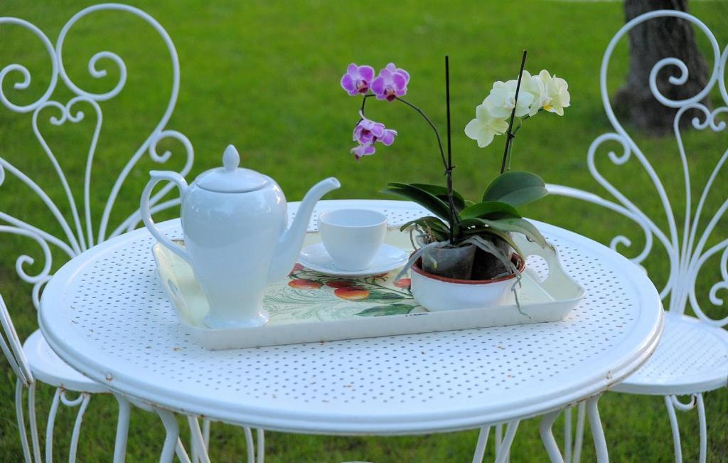 Il Giardino Del Te Hotel บาร์เลตตา ภายนอก รูปภาพ
