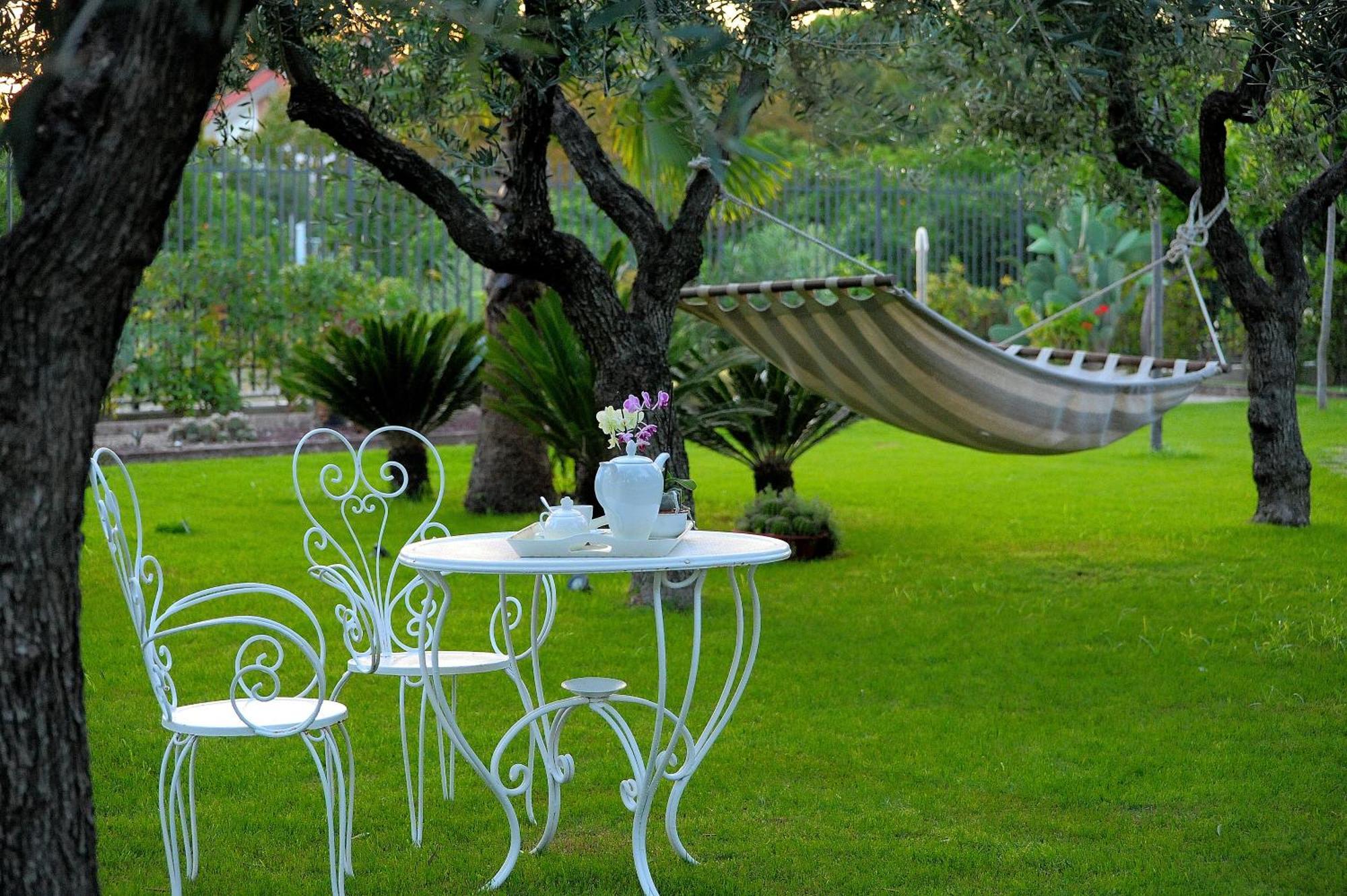 Il Giardino Del Te Hotel บาร์เลตตา ภายนอก รูปภาพ