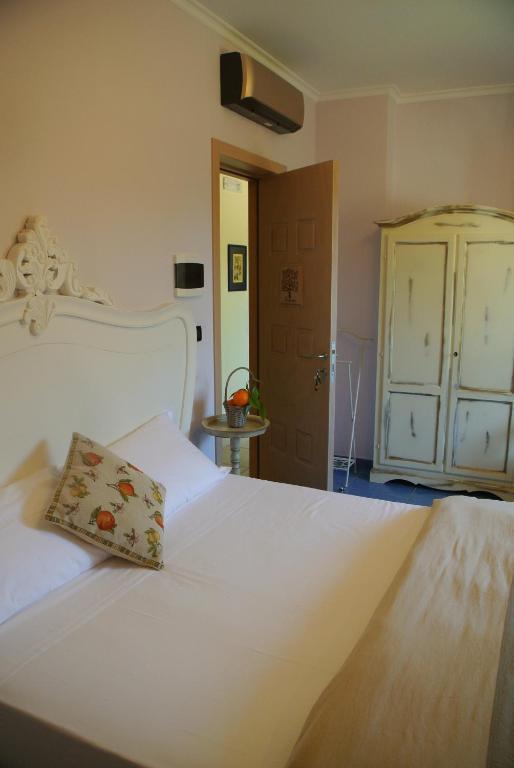 Il Giardino Del Te Hotel บาร์เลตตา ห้อง รูปภาพ